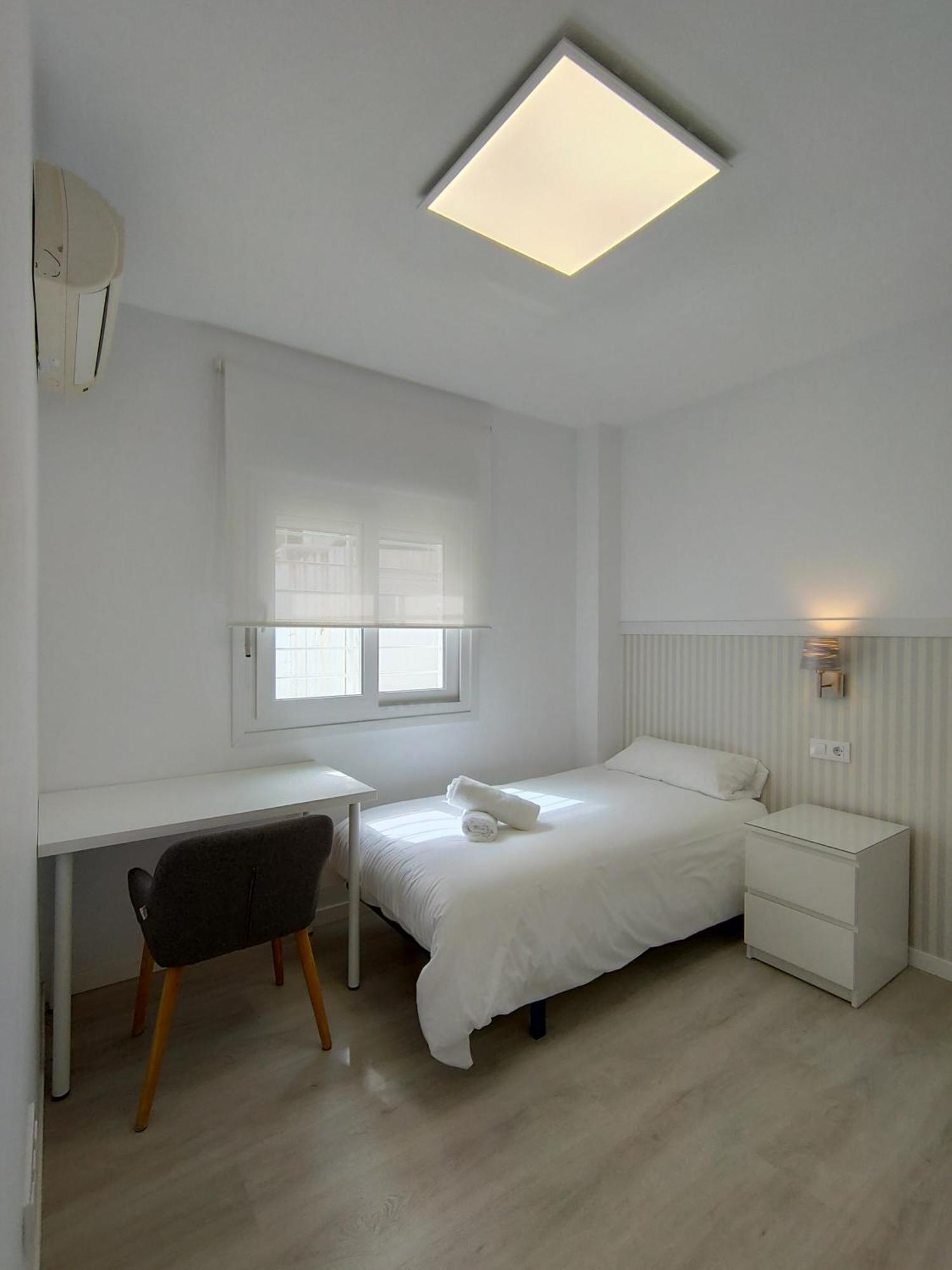 Casa Mallen, Con Amplia Terraza, En El Barrio De Nervion Sevilla Exterior foto