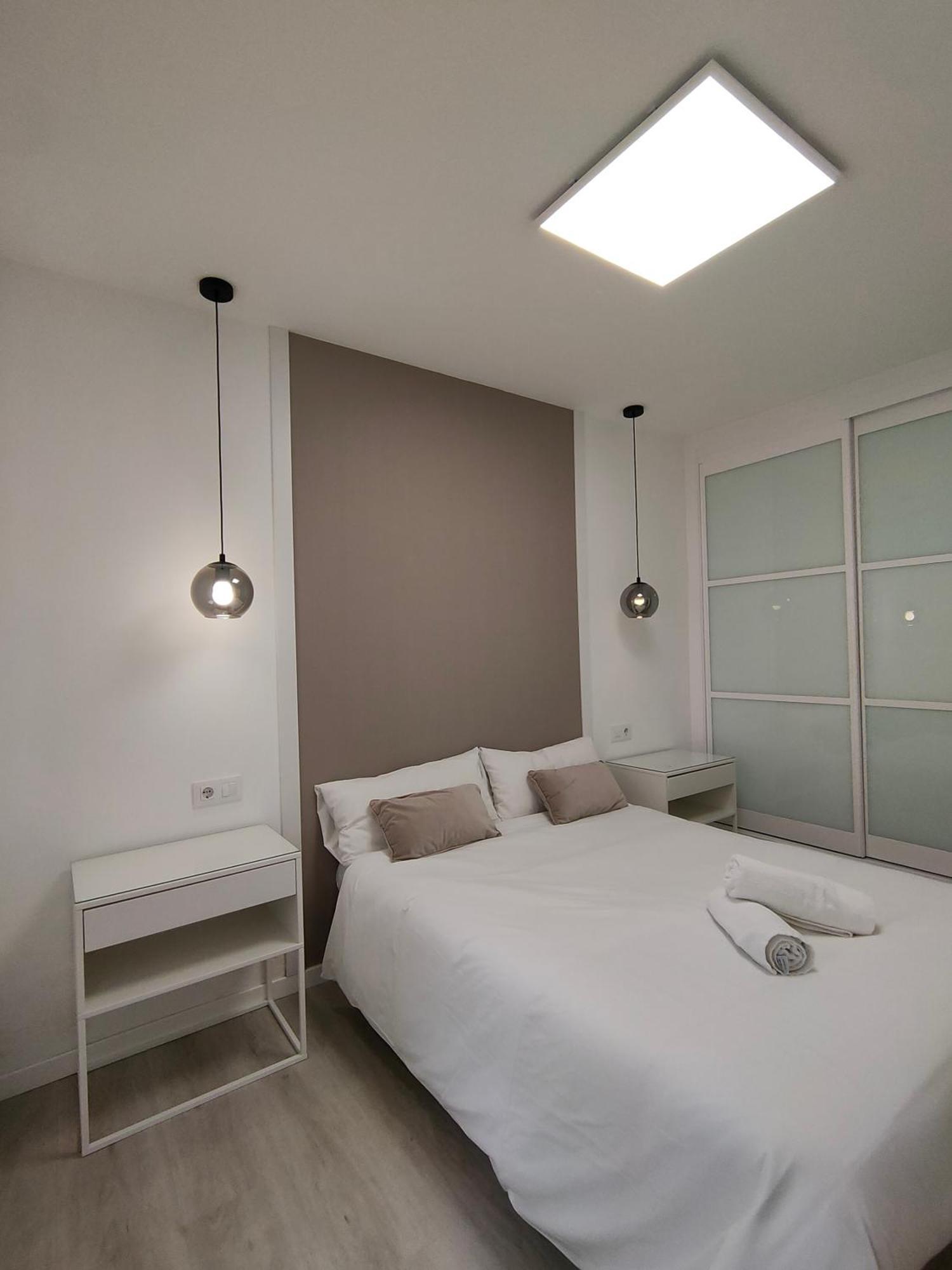 Casa Mallen, Con Amplia Terraza, En El Barrio De Nervion Sevilla Exterior foto